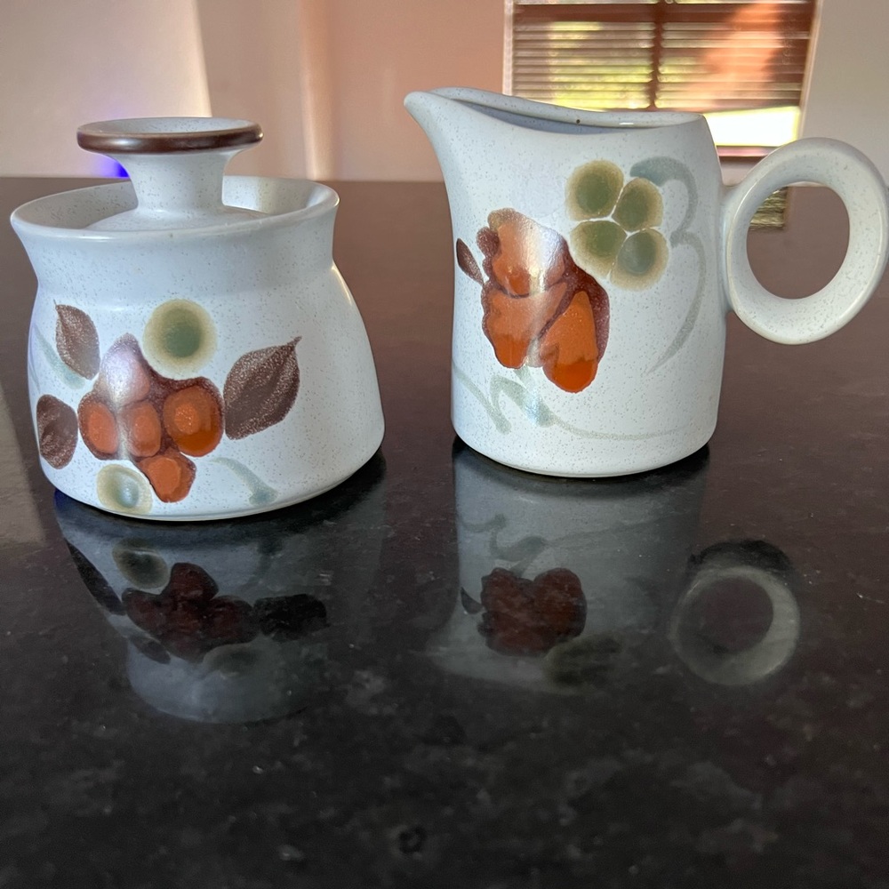 Noritake Folkware Cream Sugar Set
